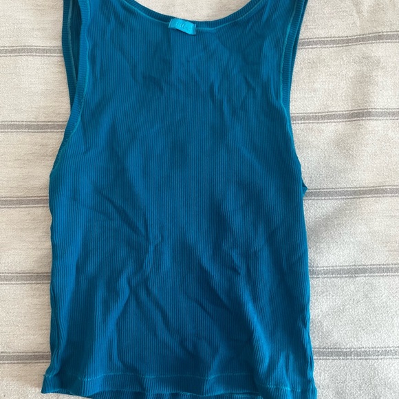 SKIMS Top Bundle - Picture 8 of 8